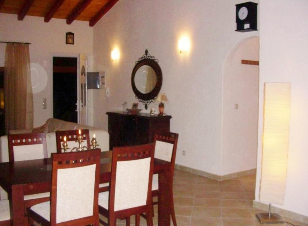 Villa Spiti Ute Makrádes Екстериор снимка